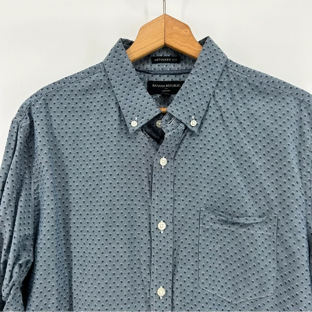 BANANA REPUBLIC Oxford Button Down L/S Shirt Men's Large‎ Blue Untucked Fit